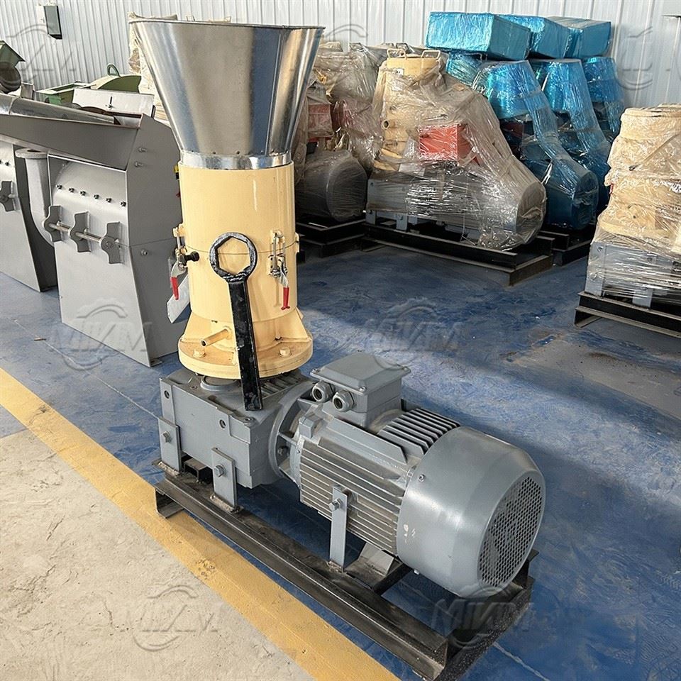 OEM Wood Sawdust Fuel Pellet Making Machine With Electric And Diesel Engine suppliers