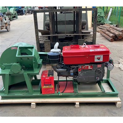 100-PS-Diesel-Holzhacker: Effizientes Holzrecycling und 3-mm-Sägemehlproduktion